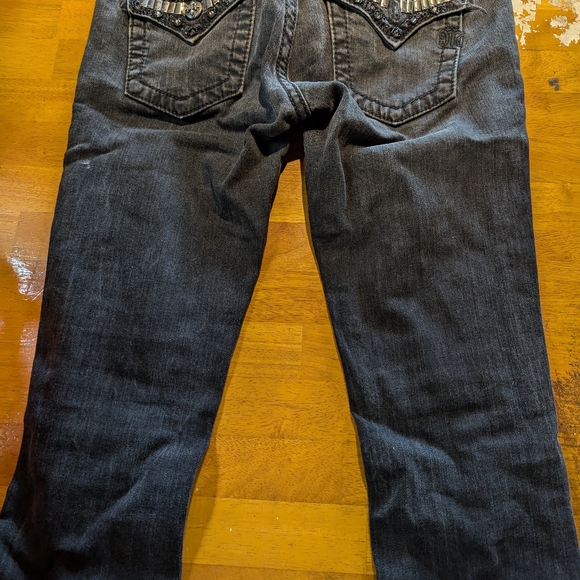 Miss me Capris - Picture 3 of 4